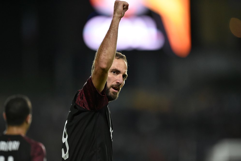 Capello Terkesan dengan Kualitas Seorang Higuain Capello Terkesan dengan Kualitas Seorang Higuain