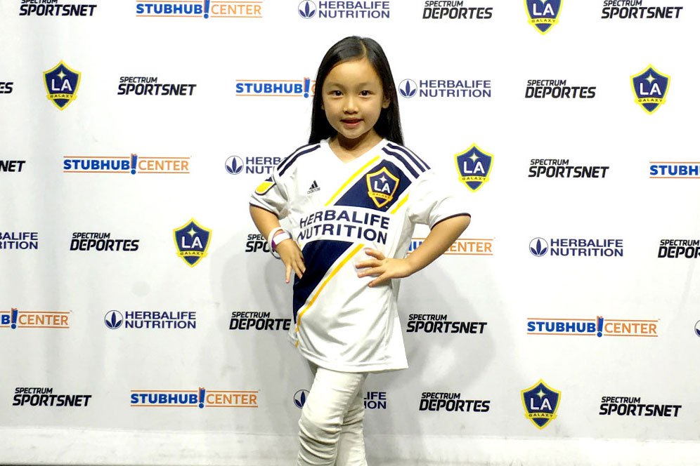 Wow! Penyanyi Cilik Berdarah Indonesia Ini Sukses Buat Zlatan Ibrahimovic Terkagum-Kagum Wow! Penyanyi Cilik Berdarah Indonesia Ini Sukses Buat Zlatan Ibrahimovic Terkagum-Kagum