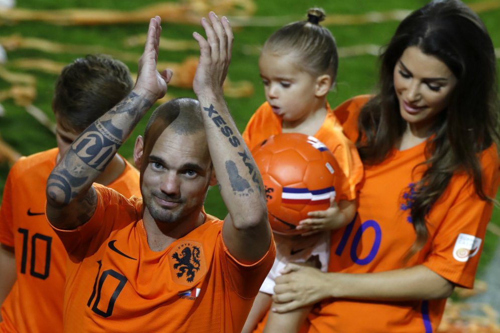 Bangkit dari Masa Pensiun, Wesley Sneijder Berlatih Keras Untuk Kembali ke Lapangan Hijau Bangkit dari Masa Pensiun, Wesley Sneijder Berlatih Keras Untuk Kembali ke Lapangan Hijau