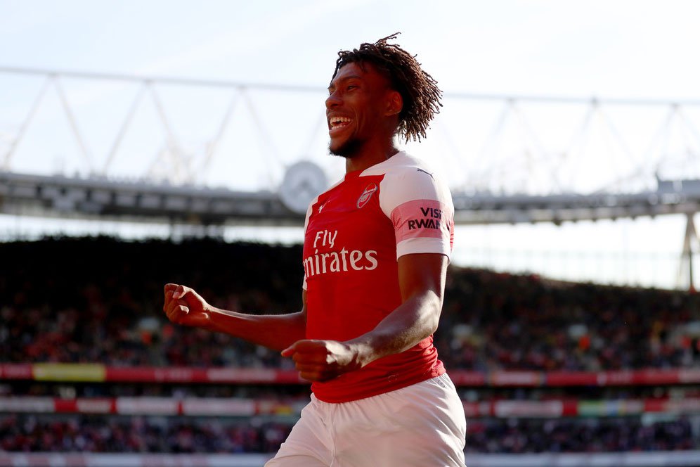 Alex Iwobi Tetap Bertahan Meski Arsenal Berusaha Beli Zaha dan Carrasco Alex Iwobi Tetap Bertahan Meski Arsenal Berusaha Beli Zaha dan Carrasco