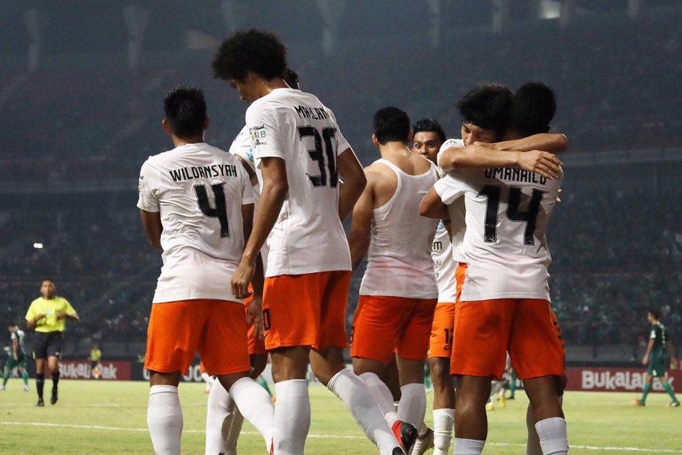 Hasil Pertandingan Persebaya Surabaya vs Borneo FC: 0-1 Hasil Pertandingan Persebaya Surabaya vs Borneo FC: 0-1