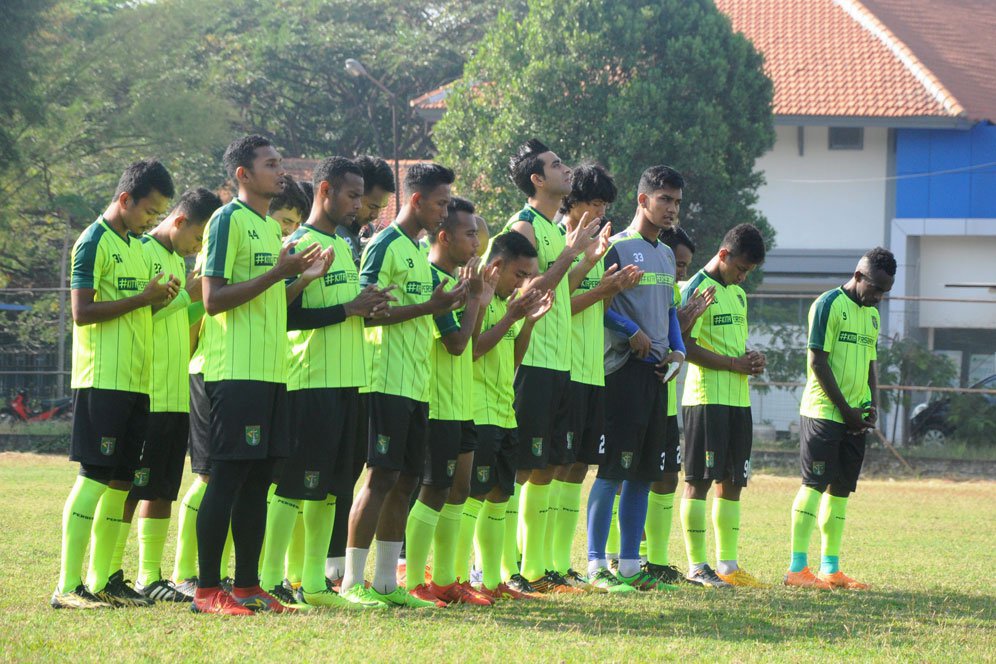 Irfan Jaya Menikmati Pemusatan Latihan di Bali Irfan Jaya Menikmati Pemusatan Latihan di Bali