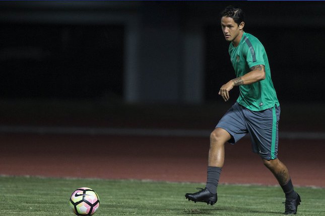 Satu Agen dengan Irfan Bachdim Satu Agen dengan Irfan Bachdim