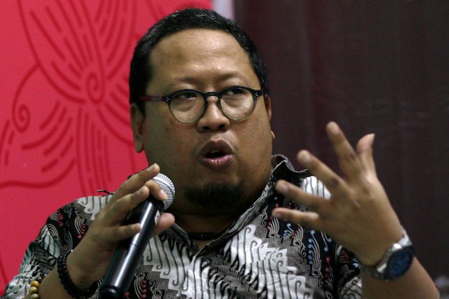 Dipadang Sebelah Mata Dipadang Sebelah Mata