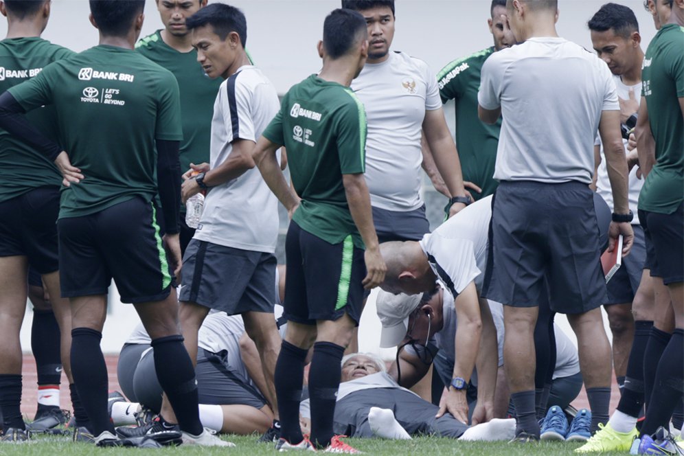 Video: Danurwindo Pingsan di Sesi Latihan Timnas Indonesia Video: Danurwindo Pingsan di Sesi Latihan Timnas Indonesia