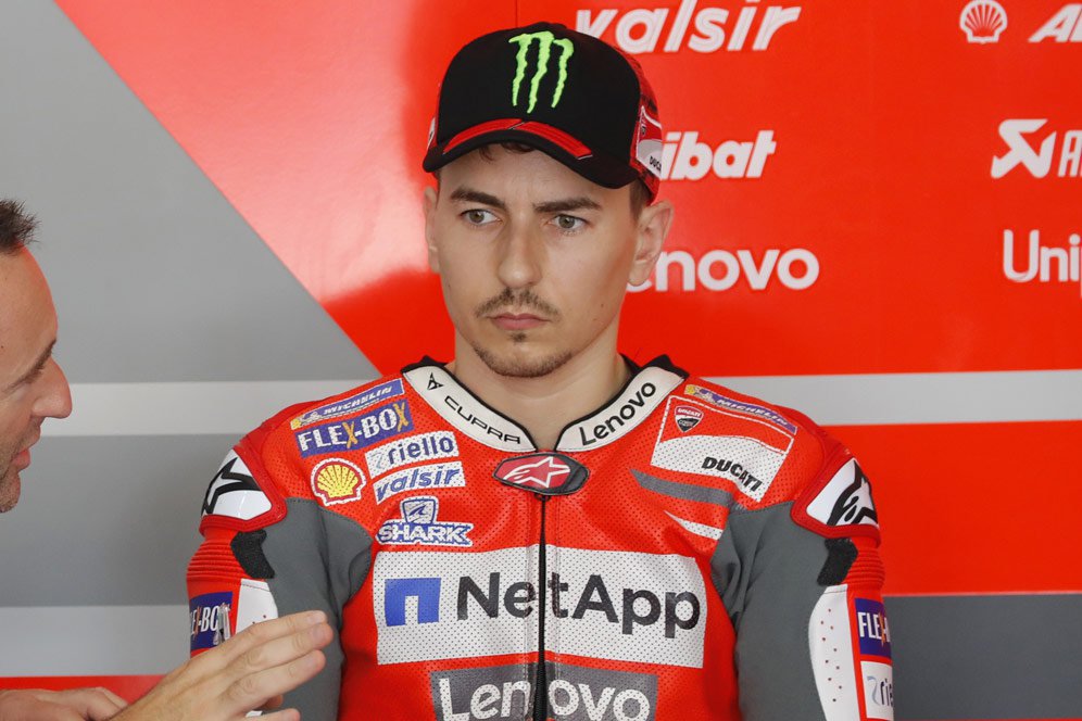 Lorenzo: Orang Tak Perlu Kaget Lihat Saya Puji Rossi Lorenzo: Orang Tak Perlu Kaget Lihat Saya Puji Rossi