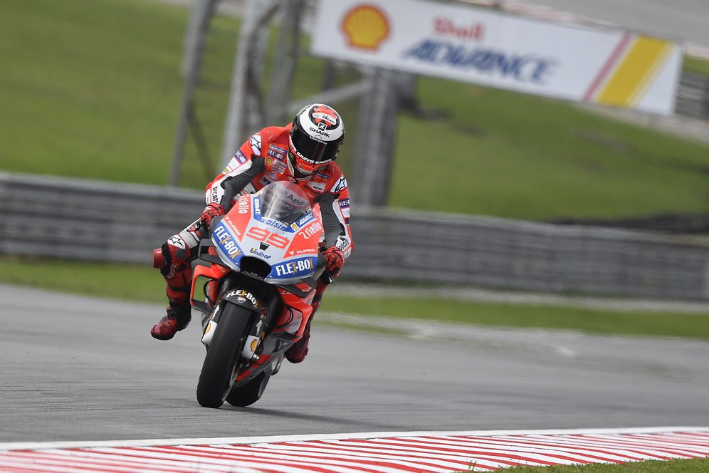 Pernah Setim Bareng Rossi, Lorenzo Pede Belajar dari Marquez Pernah Setim Bareng Rossi, Lorenzo Pede Belajar dari Marquez
