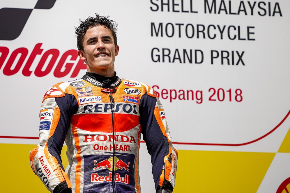 Sama-Sama Ngotot, Marquez 'Rileks' Usai Rossi Jatuh Sama-Sama Ngotot, Marquez 'Rileks' Usai Rossi Jatuh