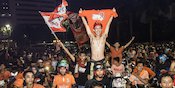 Video: Momen-momen Seru The Jakmania di Luar SUGBK saat Persija Juara Video: Momen-momen Seru The Jakmania di Luar SUGBK saat Persija Juara