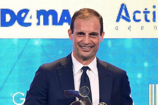 Kesibukan Allegri: Baca Buku dan Lihat Teater Kesibukan Allegri: Baca Buku dan Lihat Teater