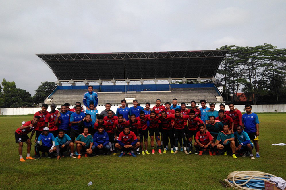 Kiper Anyar Arema FC Sebut Tiada Persaingan di Bawah Mistar Gawang Timnya Kiper Anyar Arema FC Sebut Tiada Persaingan di Bawah Mistar Gawang Timnya