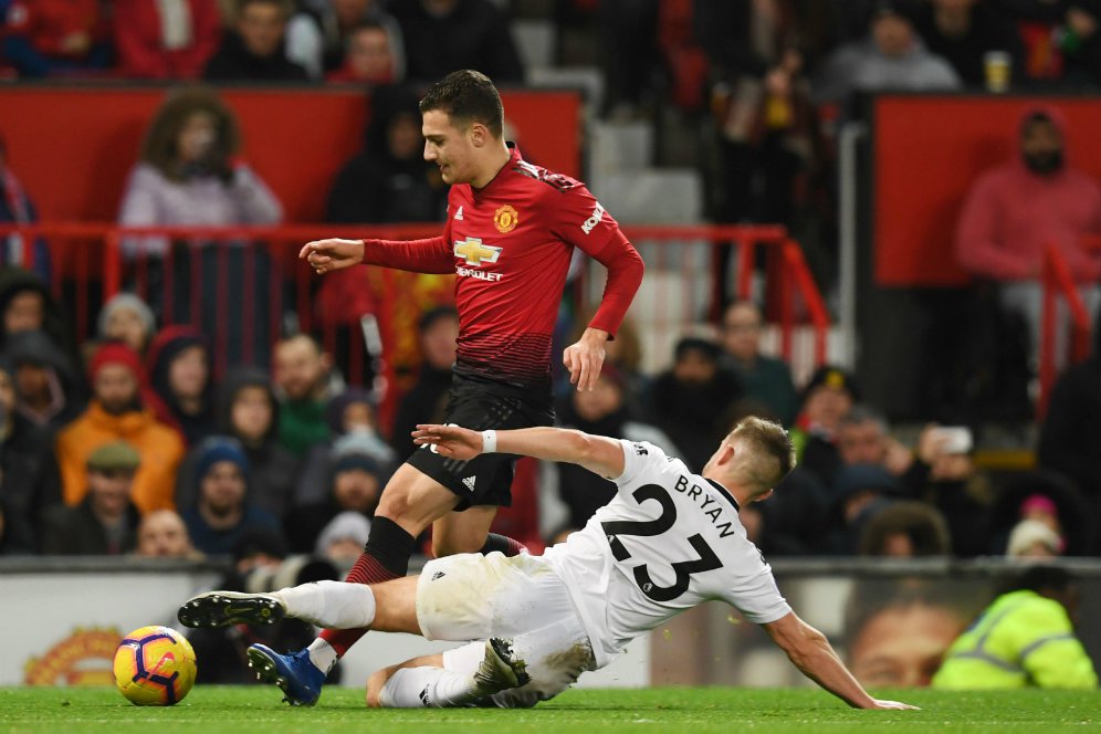 Dalot Digadang-gadang Bisa Ikuti Jejak Kesuksesan Gary Neville Dalot Digadang-gadang Bisa Ikuti Jejak Kesuksesan Gary Neville