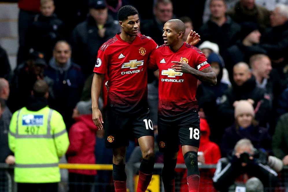 Paul Merson: MU Melawak Jika Main Bertahan Lawan Liverpool