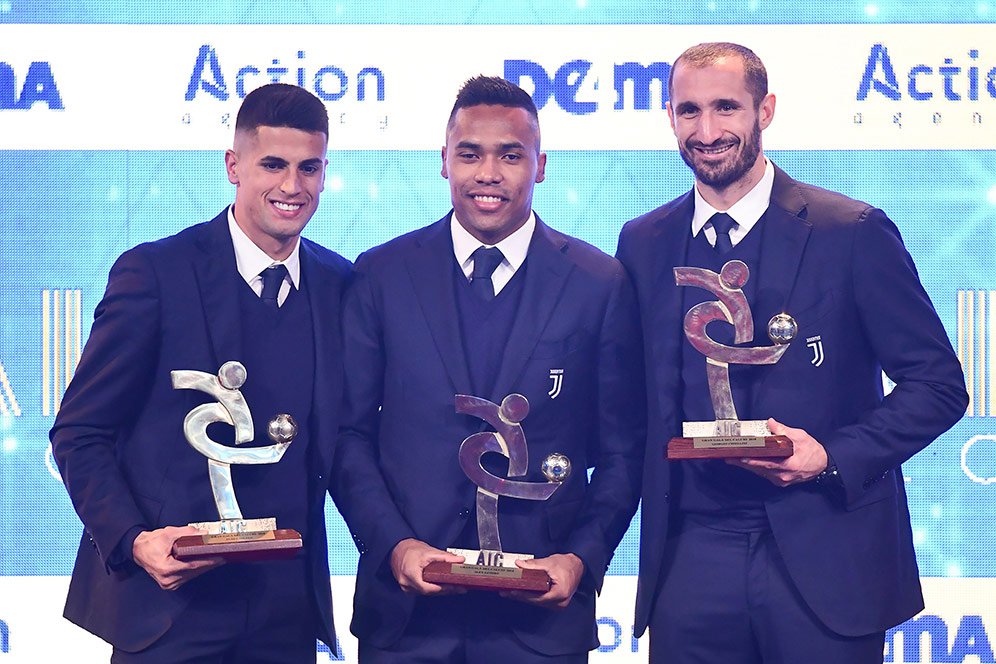 4 Pemain Juventus Masuk Tim Terbaik Serie A 2017-2018 4 Pemain Juventus Masuk Tim Terbaik Serie A 2017-2018