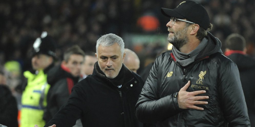 Jurgen Klopp rayakan kemenangannya di hadapan Jose Mourinho. (c) AP Photo