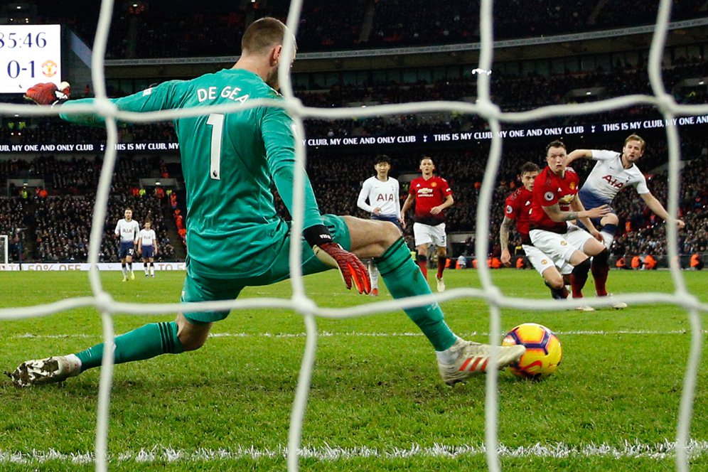 11 Penyelamatan Impresif, Sepatu 'Sakti' De Gea Dibingkai dan Diabadikan