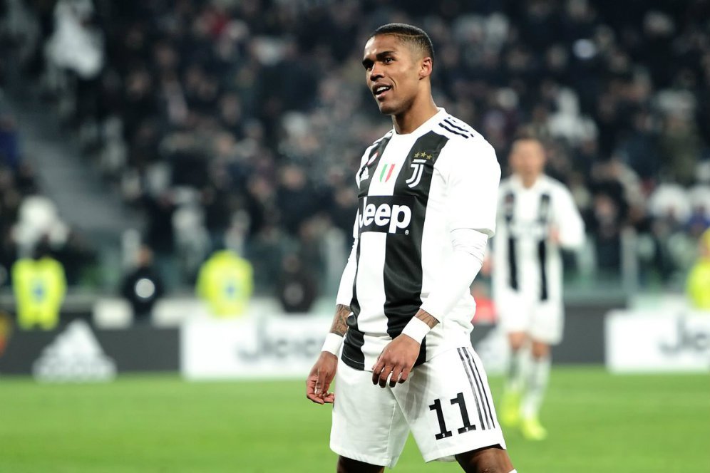 Cedera Kambuh, Douglas Costa tak Ikut Juventus Hadapi AC Milan Cedera Kambuh, Douglas Costa tak Ikut Juventus Hadapi AC Milan