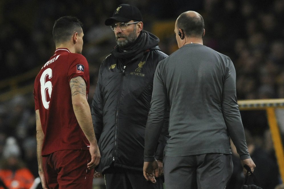Klopp Pastikan Lovren Alami Cedera Hamstring