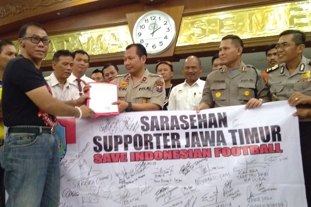 Polda Jatim Bentuk Satgas untuk Awasi Sepak Bola di Jawa Timur Polda Jatim Bentuk Satgas untuk Awasi Sepak Bola di Jawa Timur