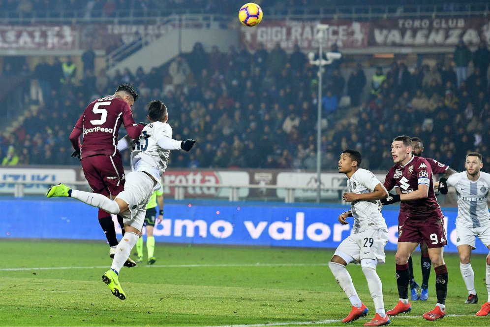 Kantong Tipis, Arsenal Hanya Berani Bidik Bek Tengah Torino Kantong Tipis, Arsenal Hanya Berani Bidik Bek Tengah Torino