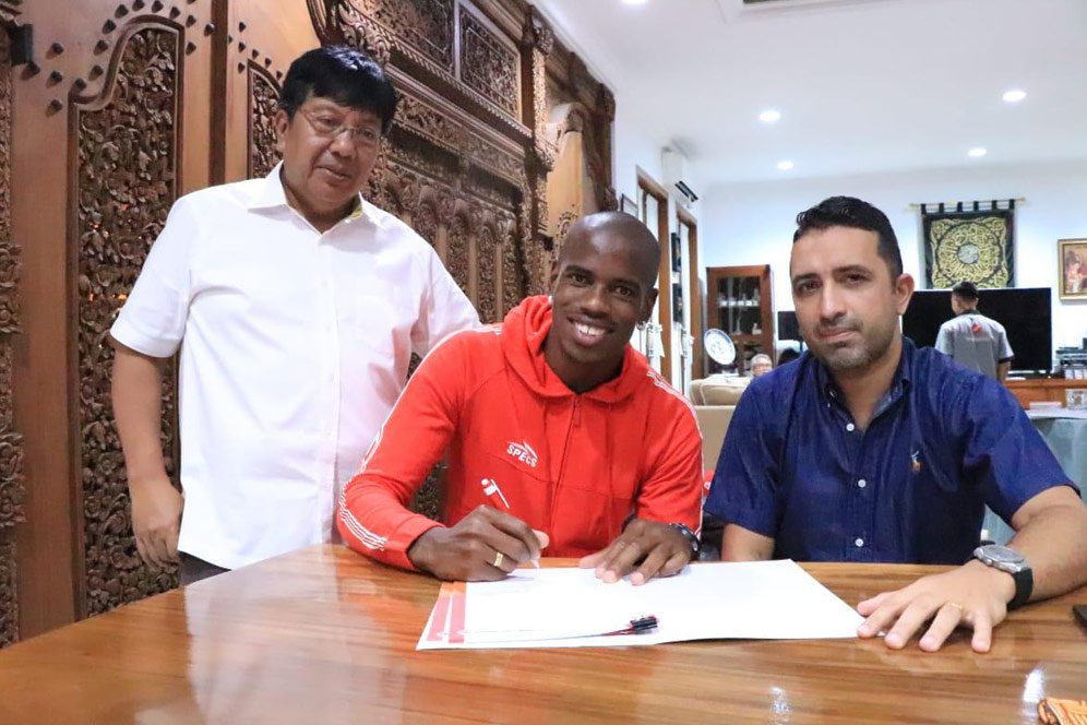Persija Resmi Dapatkan Vinicius 'Neguete' Lopes Persija Resmi Dapatkan Vinicius 'Neguete' Lopes
