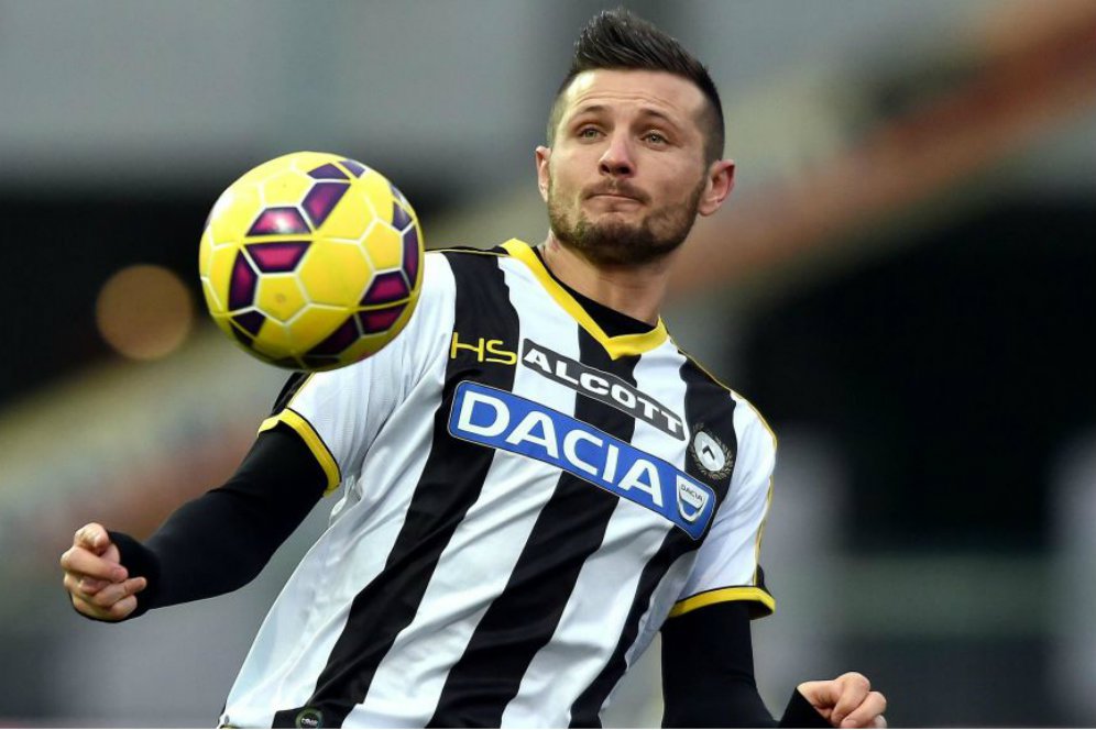 Striker Cagliari Ini Akui Keterlibatannya Dalam Sebuah Video 'Ena-ena' Striker Cagliari Ini Akui Keterlibatannya Dalam Sebuah Video 'Ena-ena'