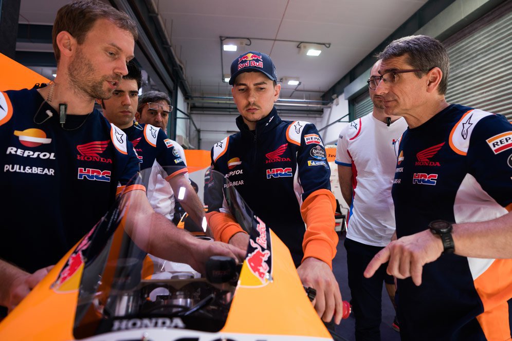 Lorenzo Berharap Marquez Tak 'Serumit' Rossi Lorenzo Berharap Marquez Tak 'Serumit' Rossi