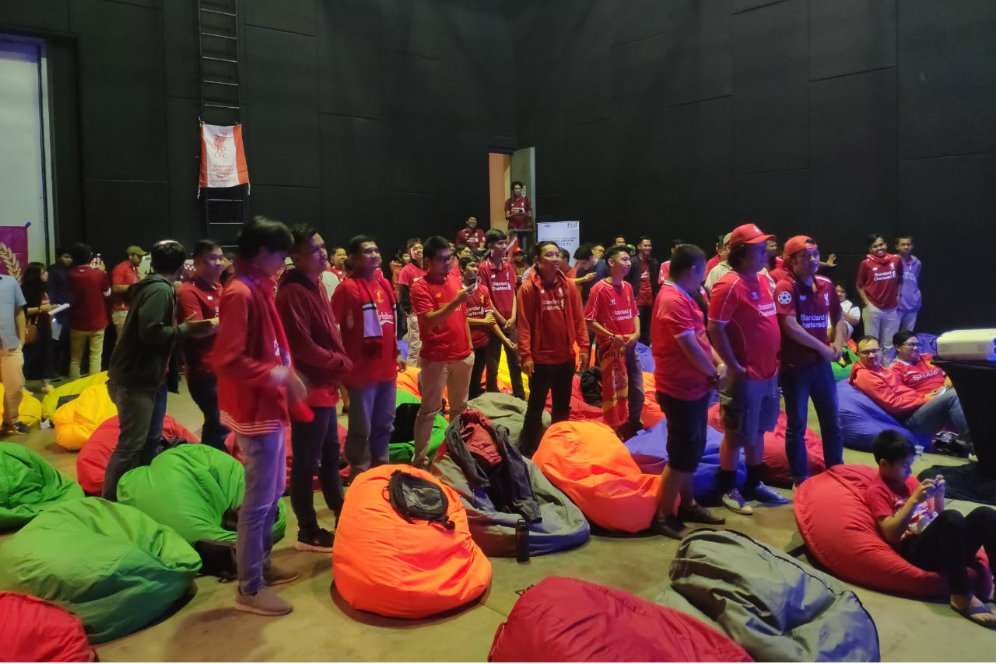 Dihadiri Mantan Kapten Timnas Futsal, Acara Nobar MU vs Liverpool Semarak Dihadiri Mantan Kapten Timnas Futsal, Acara Nobar MU vs Liverpool Semarak