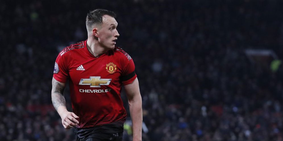 Phil Jones (c) Coral