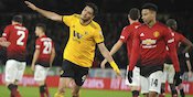 Manchester United Dikecam Karena Beli Cavani dan Bukannya Jimenez