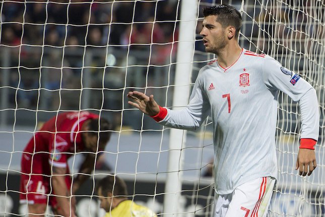 3. Disandingkan dengan Legenda Real Madrid 3. Disandingkan dengan Legenda Real Madrid