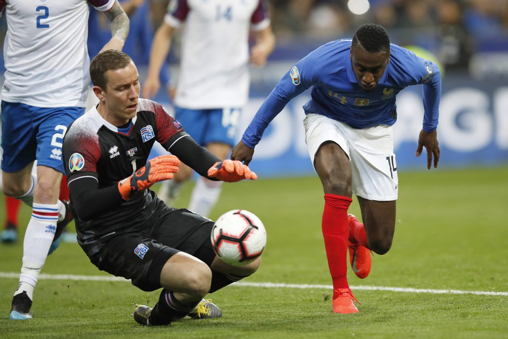 Curahan Hati Kiper Islandia Usai Gawangnya Diberondong Prancis Curahan Hati Kiper Islandia Usai Gawangnya Diberondong Prancis