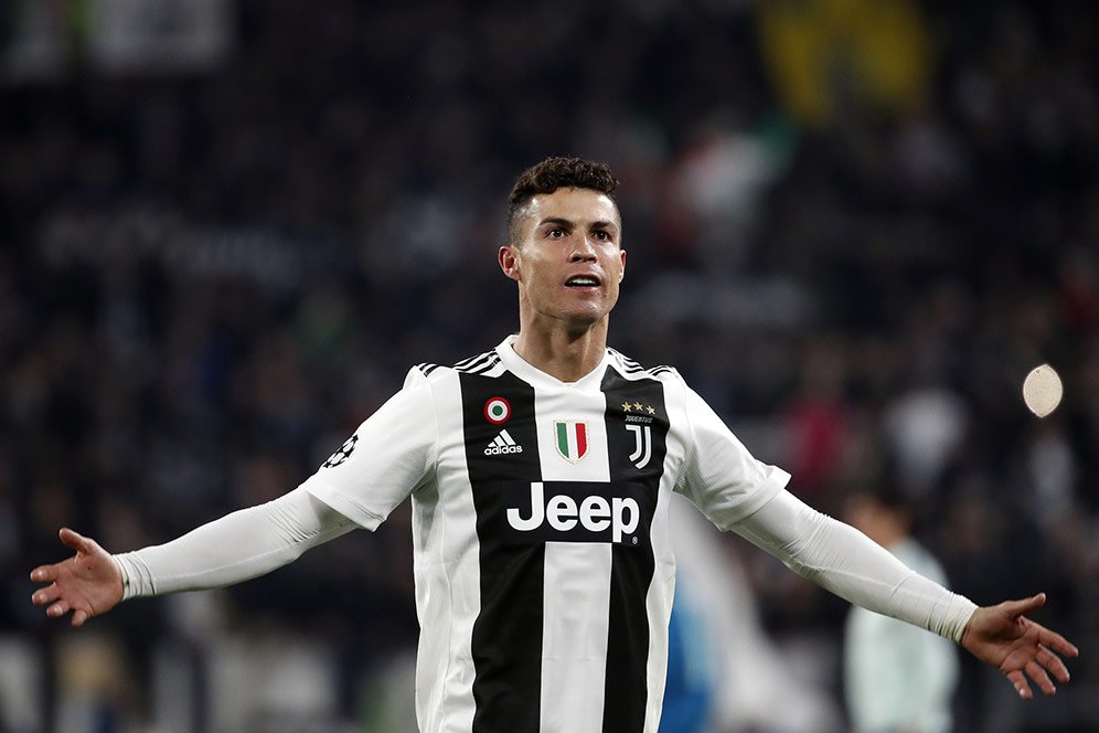 Ronaldo Pastikan 1000 Persen Bertahan di Juventus Ronaldo Pastikan 1000 Persen Bertahan di Juventus