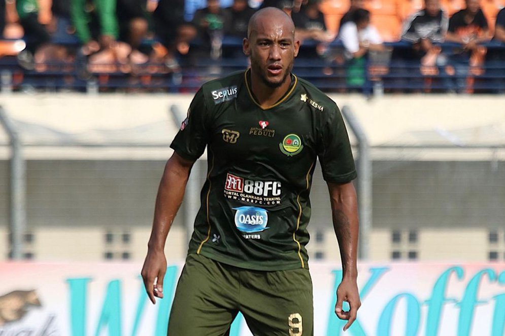 Loris Arnaud Absen Lawan Badak Lampung, Begini Penjelasan Rahmad Darmawan Loris Arnaud Absen Lawan Badak Lampung, Begini Penjelasan Rahmad Darmawan