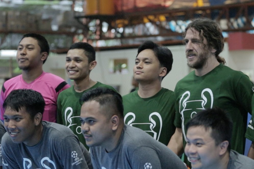 Video: Begini Jadinya Kalau Carles Puyol Main Futsal Video: Begini Jadinya Kalau Carles Puyol Main Futsal