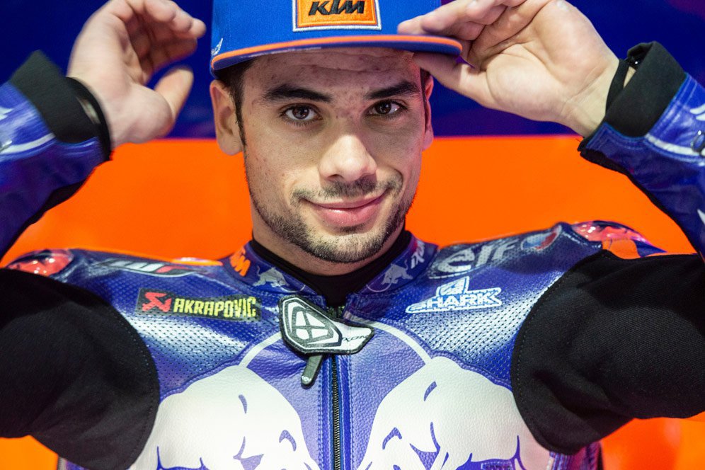 Oliveira Resmi Gantikan Espargaro, Binder Bertahan di Red Bull KTM Factory Racing Oliveira Resmi Gantikan Espargaro, Binder Bertahan di Red Bull KTM Factory Racing