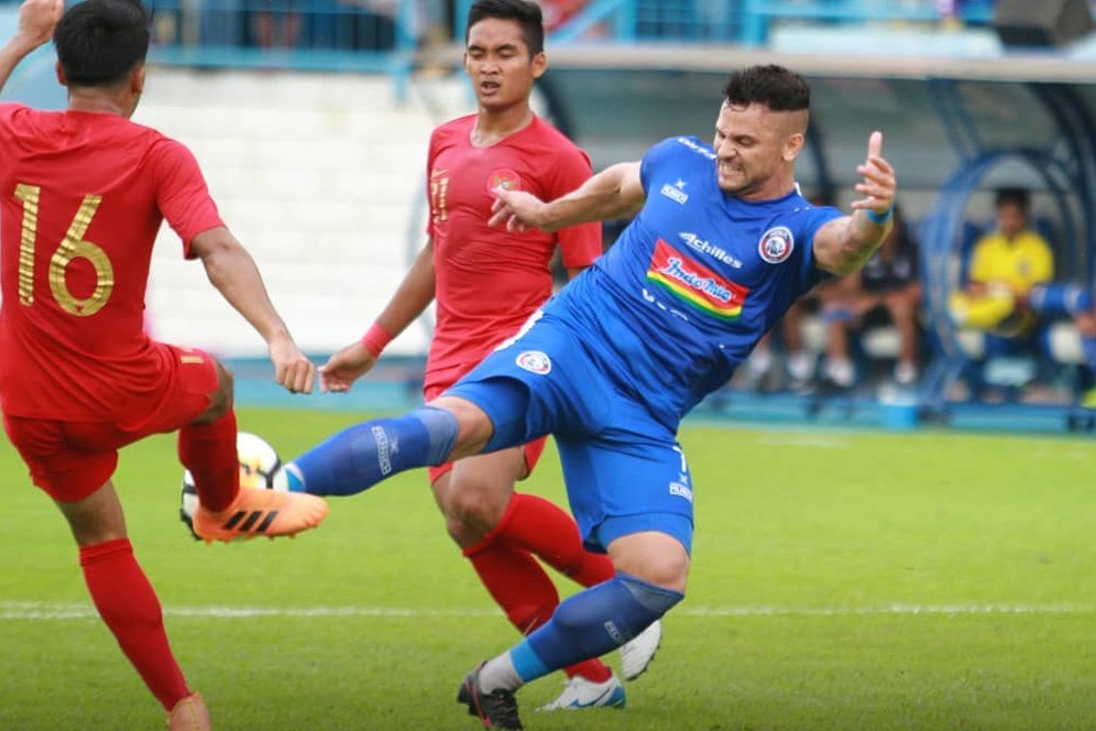 Arema dan Robert Lima Gladiator Resmi Berpisah Arema dan Robert Lima Gladiator Resmi Berpisah