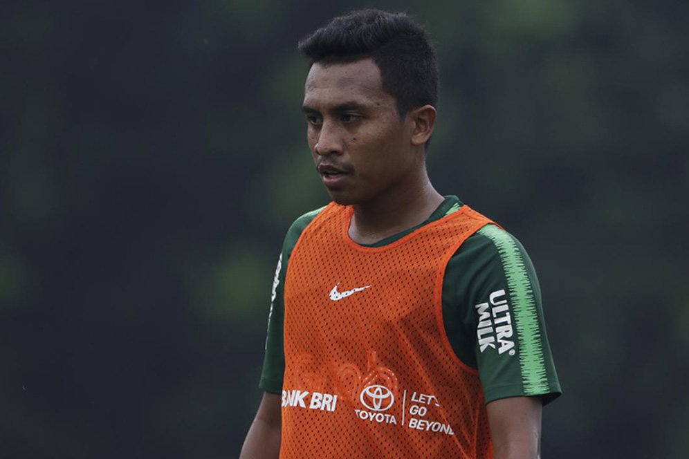 Syafril Lestaluhu Teken Kontrak 3 Tahun di Persib