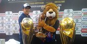 Tunaikan Nazar, Maskot Singa Arema FC Berjalan Kaki 28 Kilometer