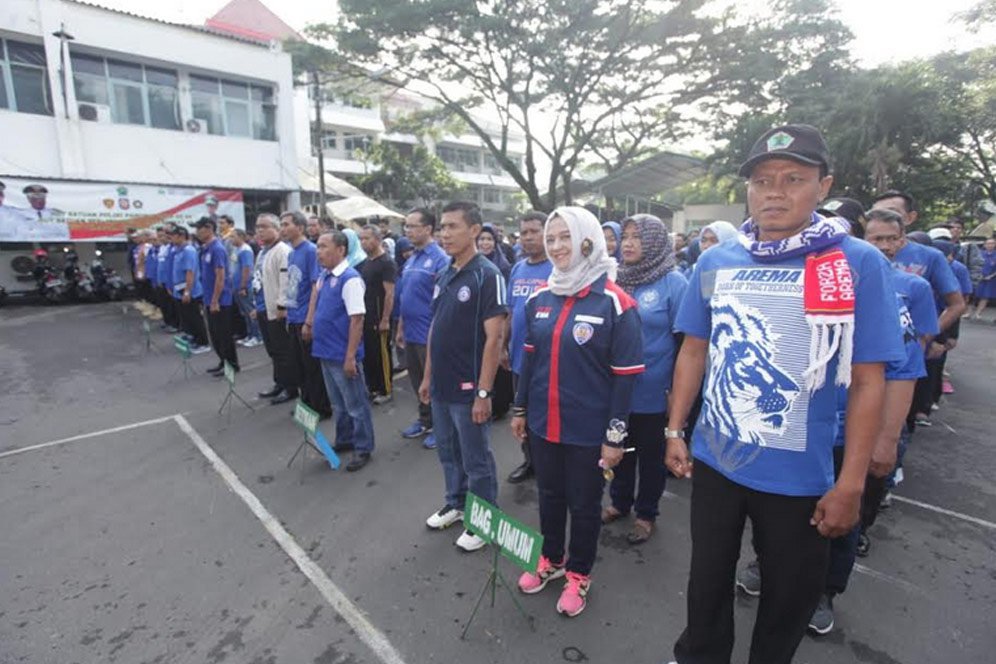 Beri Dukungan Moral Bagi Arema, Malang Raya Membiru Beri Dukungan Moral Bagi Arema, Malang Raya Membiru