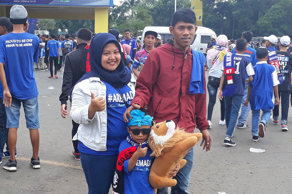 Potret Kehangatan Keluarga di Final Piala Presiden 2019 Potret Kehangatan Keluarga di Final Piala Presiden 2019