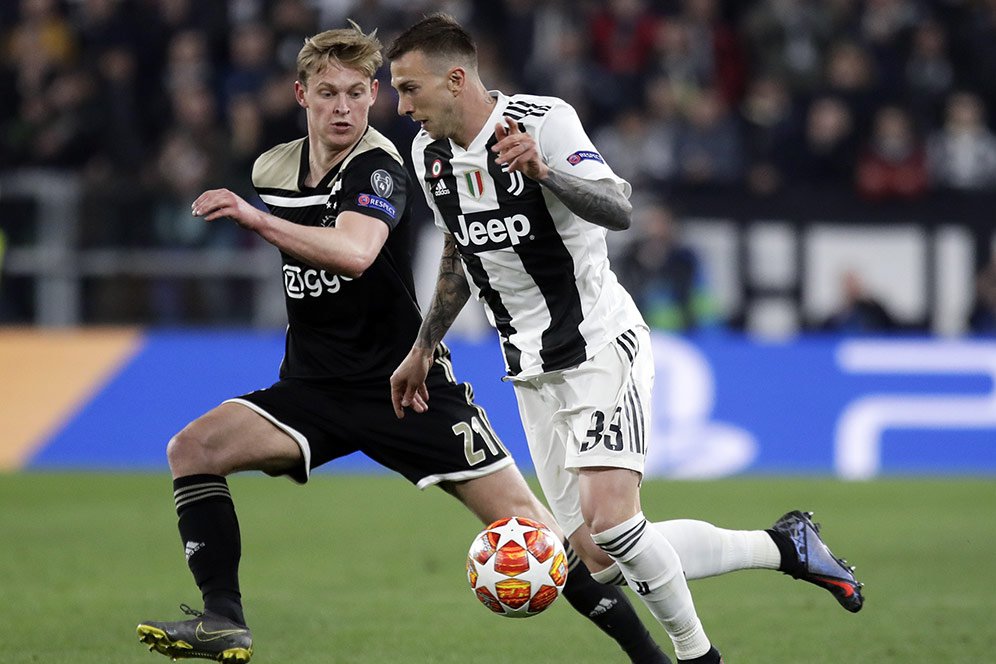 Baru Gabung Barcelona, Frenkie de Jong Sudah Berani Ancam Ivan Rakitic Baru Gabung Barcelona, Frenkie de Jong Sudah Berani Ancam Ivan Rakitic