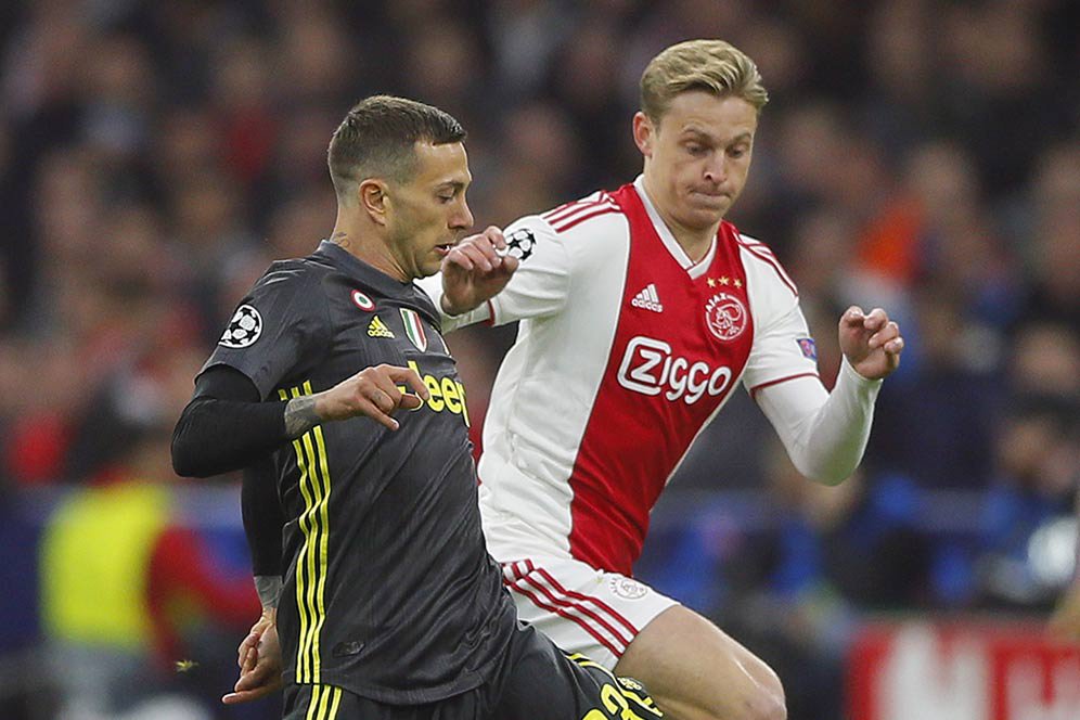 Pesona Frenkie de Jong dan Matthijs de Ligt yang Bikin Barcelona Terpincut Pesona Frenkie de Jong dan Matthijs de Ligt yang Bikin Barcelona Terpincut