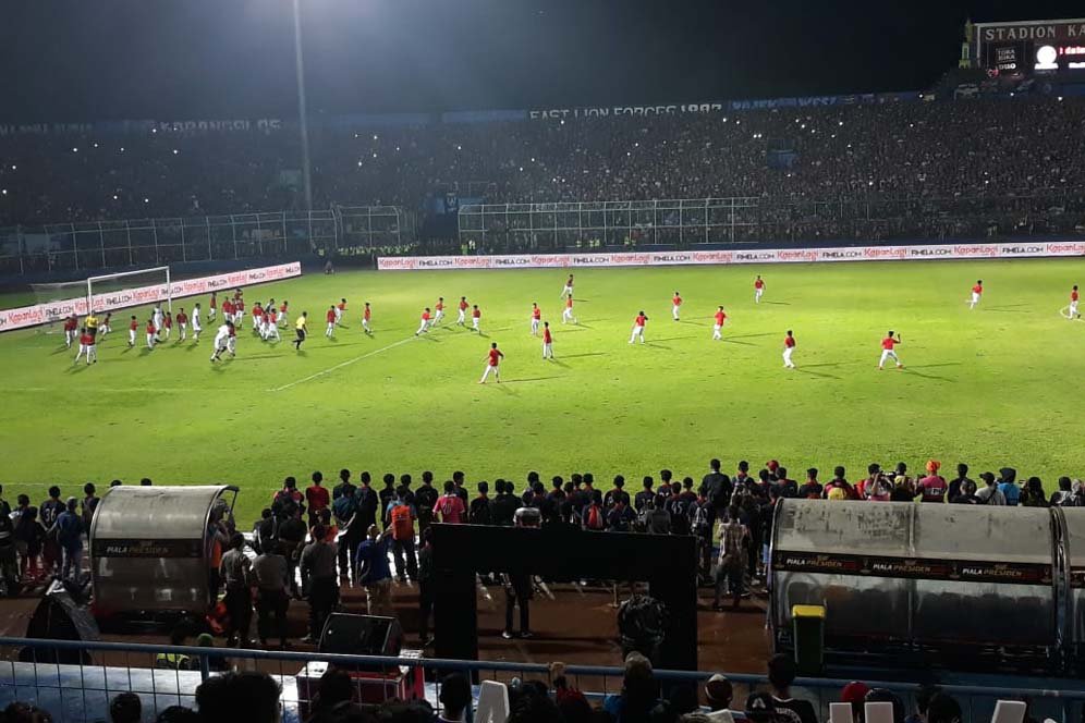 Piala Presiden 2019: Gabungan Legenda Arema dan Persebaya Lawan 50 Pemain Cilik dari Malang Piala Presiden 2019: Gabungan Legenda Arema dan Persebaya Lawan 50 Pemain Cilik dari Malang