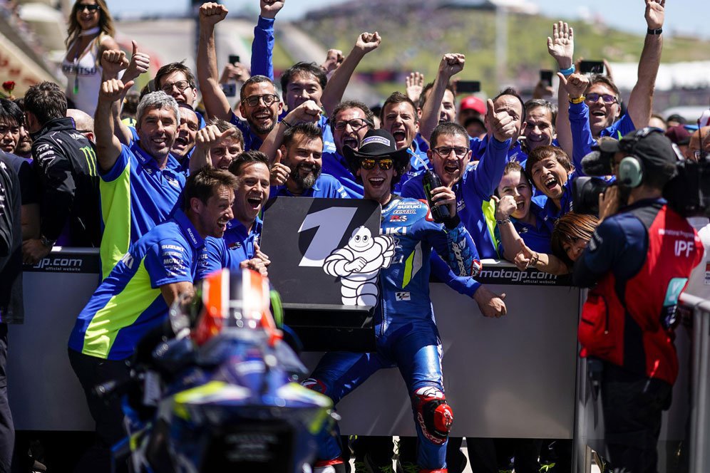 Rins-Suzuki Menang, Schwantz: Jangan Besar Kepala Rins-Suzuki Menang, Schwantz: Jangan Besar Kepala