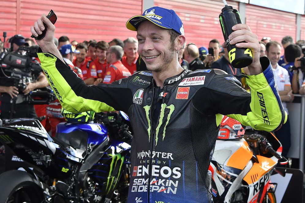 Valentino Rossi-Petronas Tinggal Tanda Tangan, Punya Opsi Lanjut pada 2022 Valentino Rossi-Petronas Tinggal Tanda Tangan, Punya Opsi Lanjut pada 2022