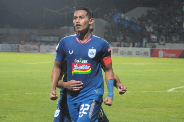 Jalan Tengah Jalan Tengah
