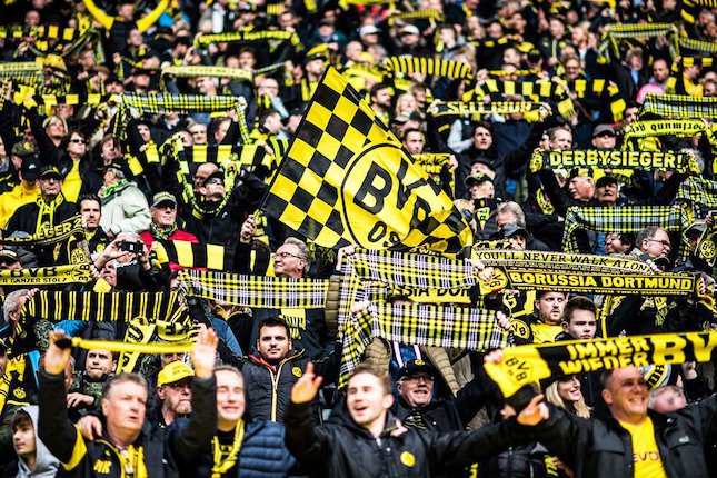 Suporter di Signal Iduna Park Suporter di Signal Iduna Park