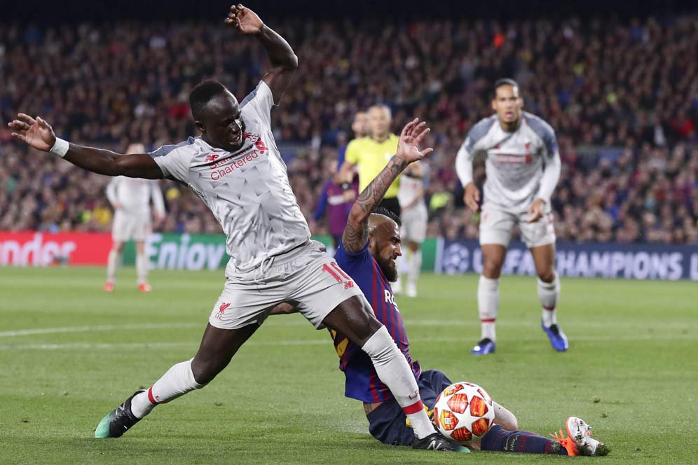 Dikalahkan 3-0, Van Dijk Berharap Mujizat di Anfield Dikalahkan 3-0, Van Dijk Berharap Mujizat di Anfield