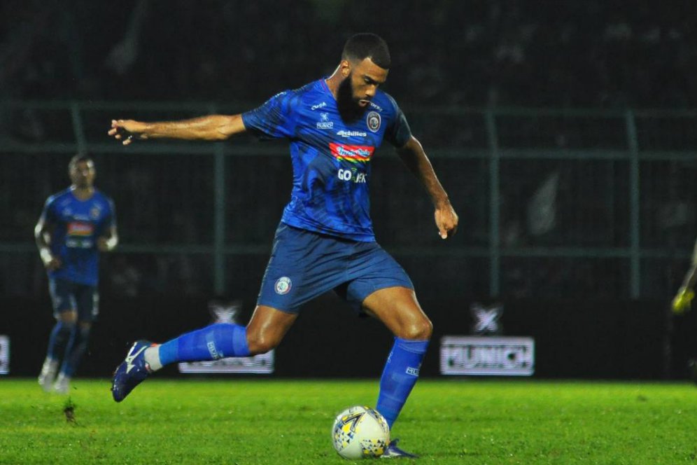 Laga Antara Arema dan Persebaya Dinilai Setara Laga Ajax Kontra Feyenoord Laga Antara Arema dan Persebaya Dinilai Setara Laga Ajax Kontra Feyenoord